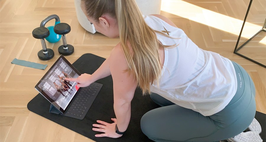 Hjemmetræning - Effektiv træning online - WE TRAIN AT HOME